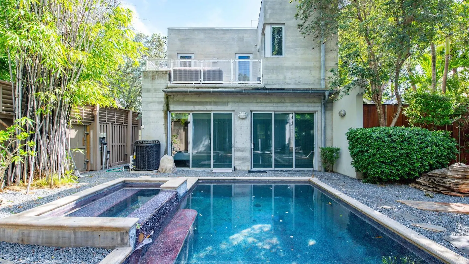 Contra House -Luxury Home With Pool Key West